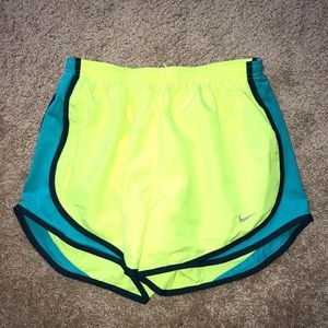 NIKE WOMENS DRI-FIT RUNNING SHORTS